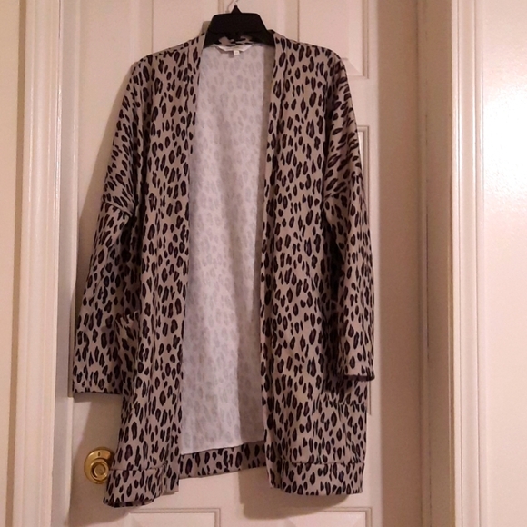Amaryllis Tops - Leopard print 🐆 amaryllis 2x jacket tunic oversize Cardigan